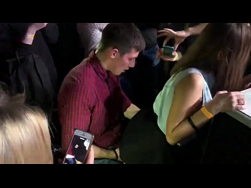 ❤️ Skutočný sex v ruskom nočnom klube. 18-ročné ruské dievča v análnom otvore a vagíne jebané v nočnom klube ️ Porno video na nás sk.centr-klassiki.ru ❤